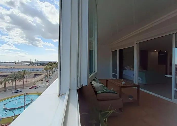 Spacious Studio By The University